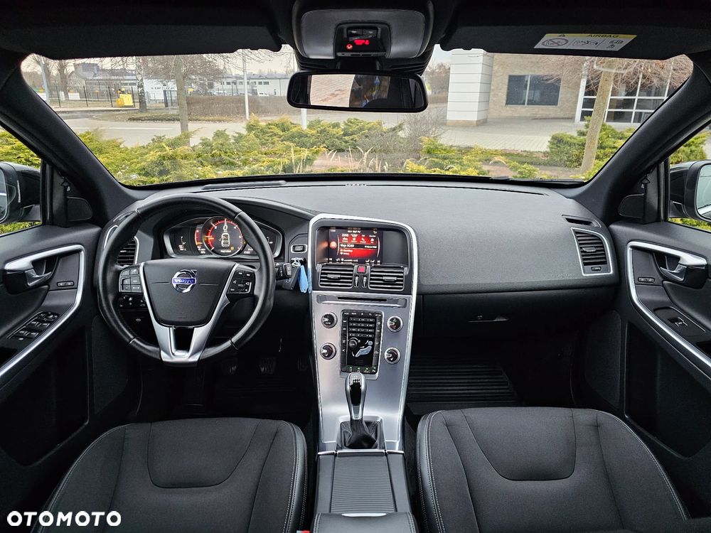 Volvo XC 60 D4 Momentum - 22