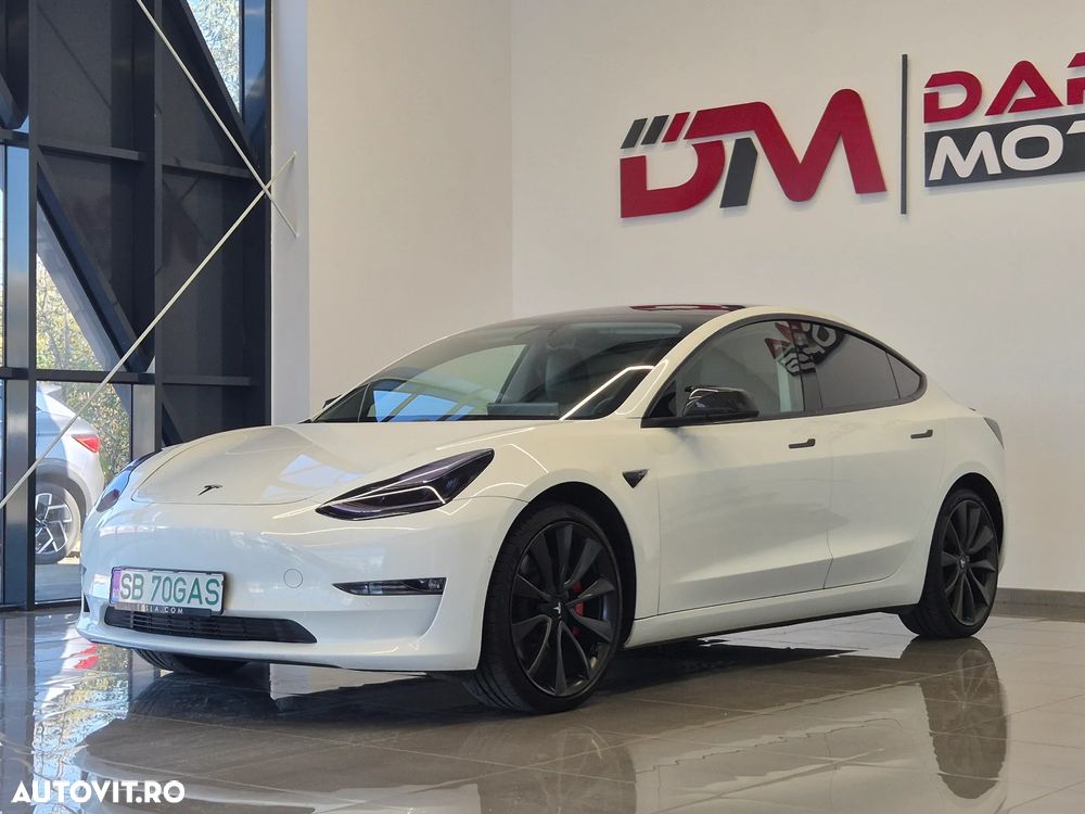 Tesla Model 3 Performance - 4