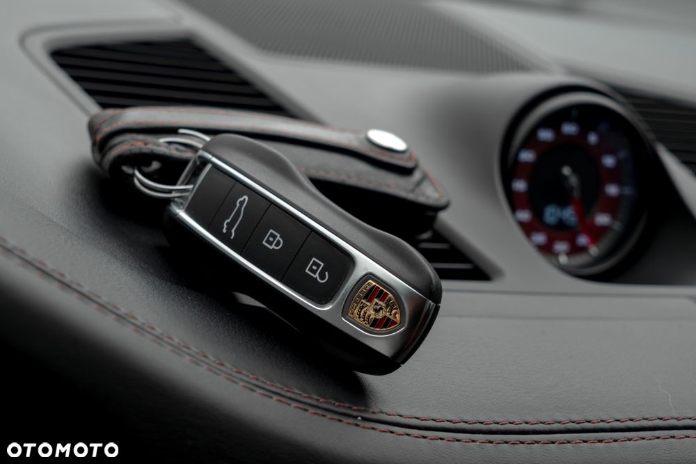 Porsche Cayenne - 24