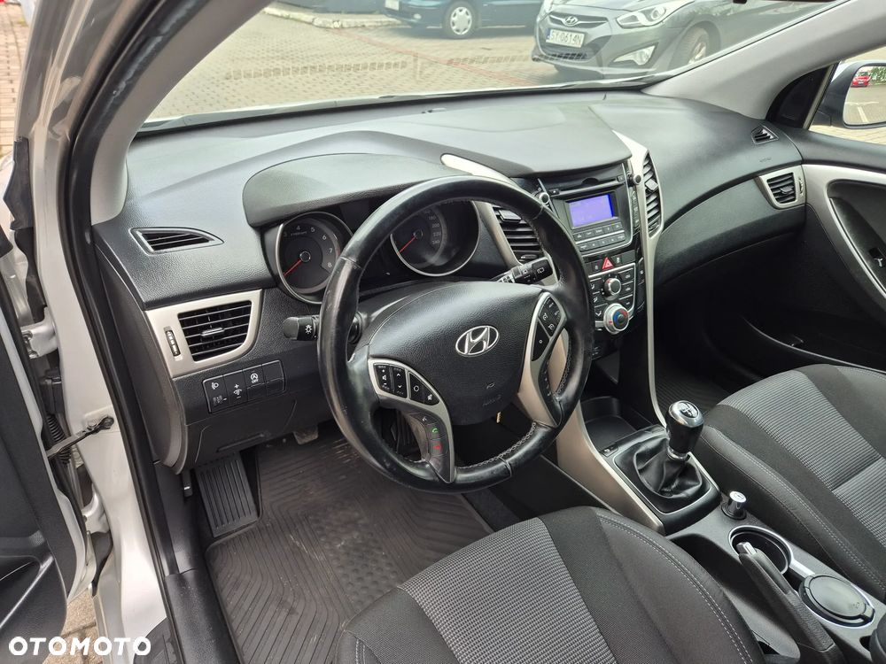 Hyundai i30 blue 1.6 GDI Trend - 18