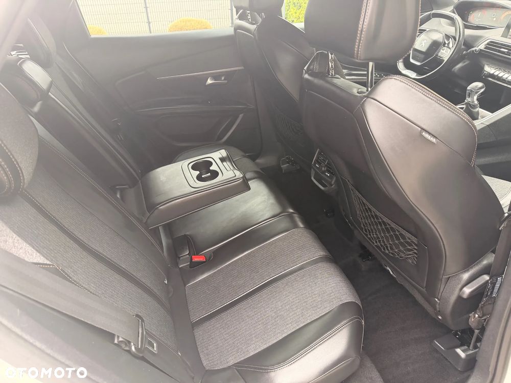Peugeot 3008 - 18