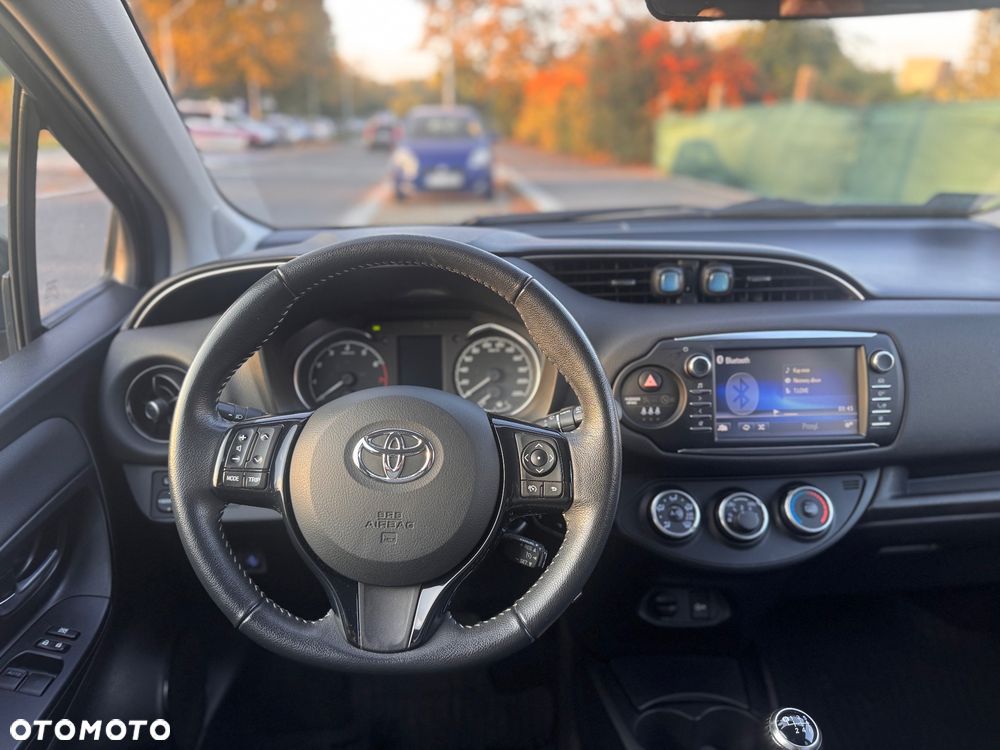 Toyota Yaris 1.5 Premium - 8