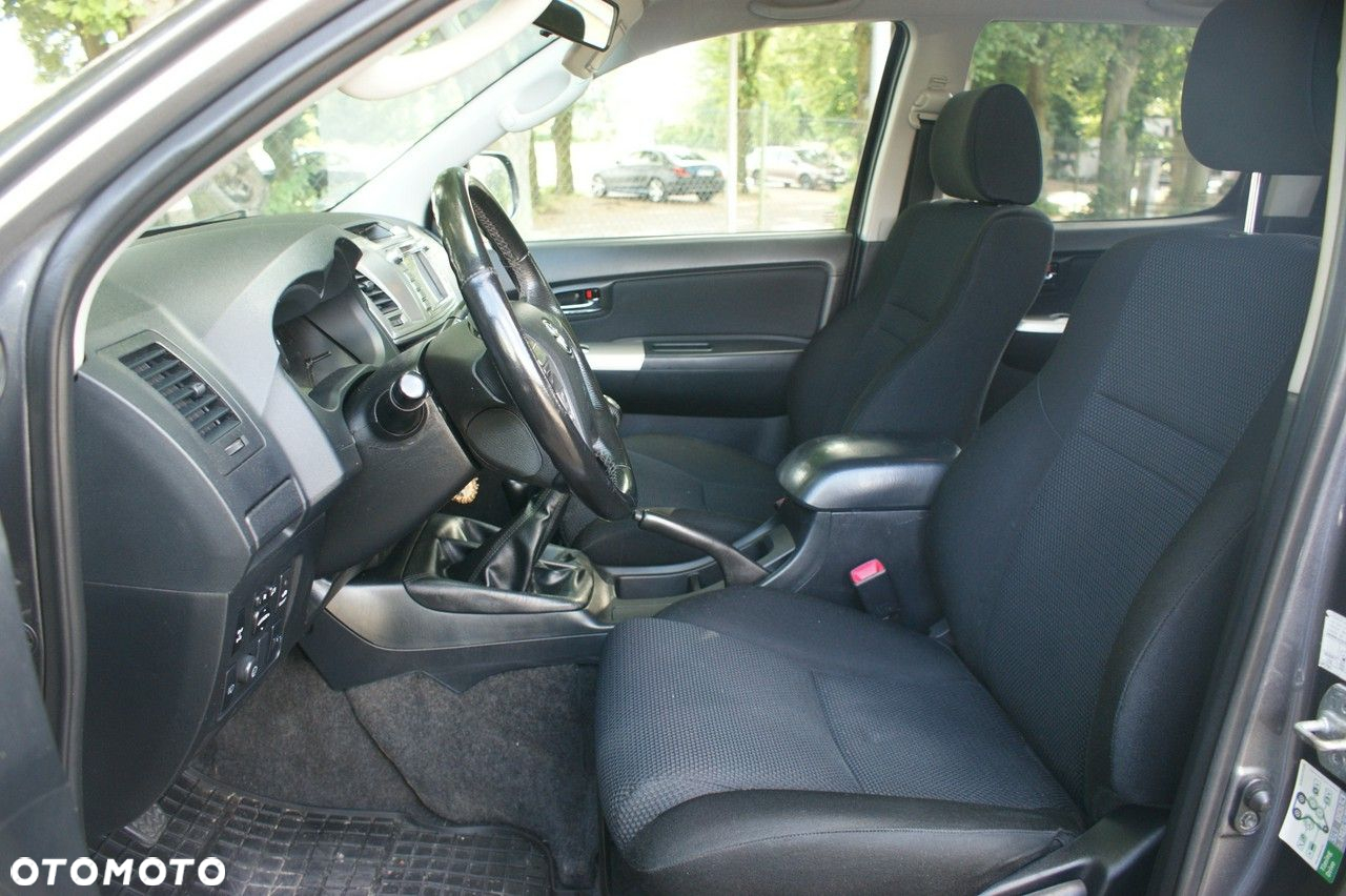 Toyota Hilux - 11
