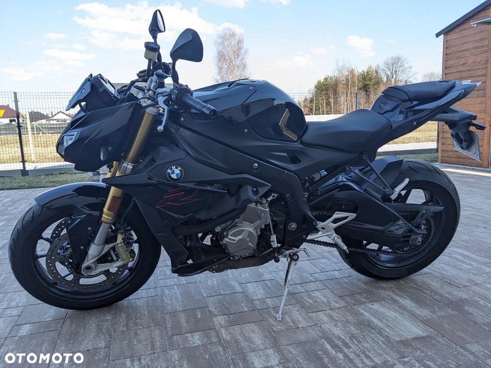 BMW S - 4