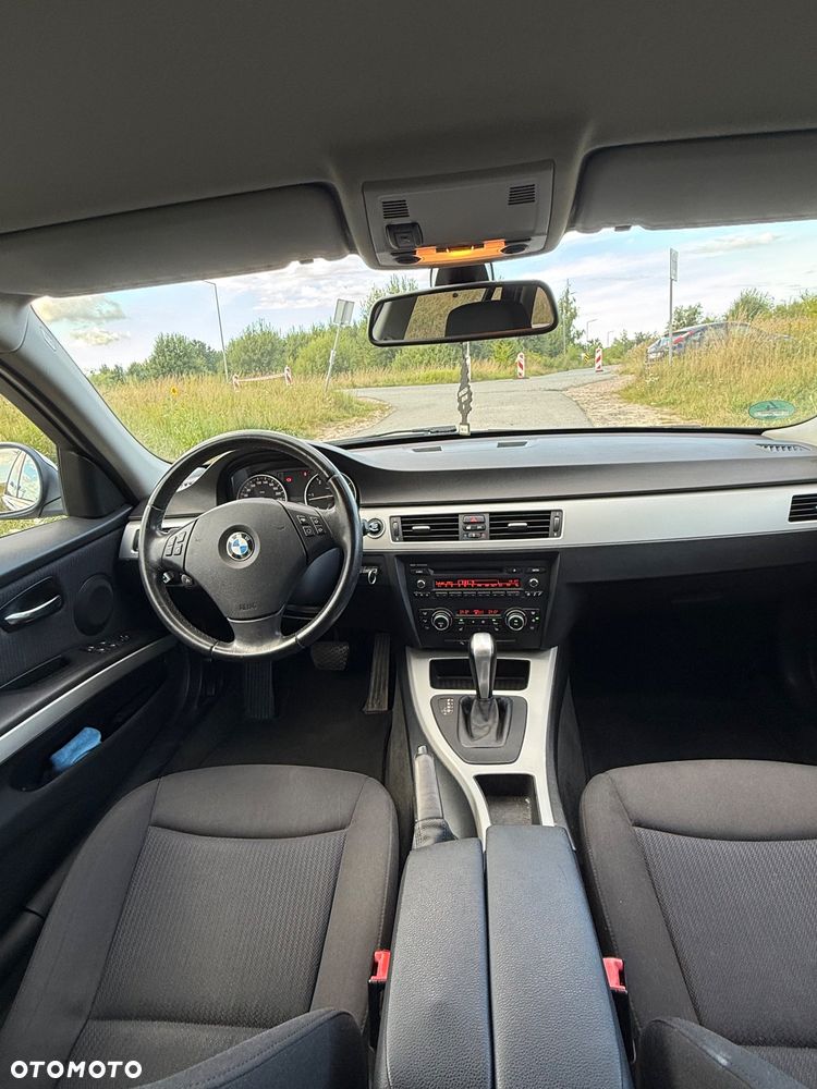 BMW Seria 3 318d DPF Edition Lifestyle - 12
