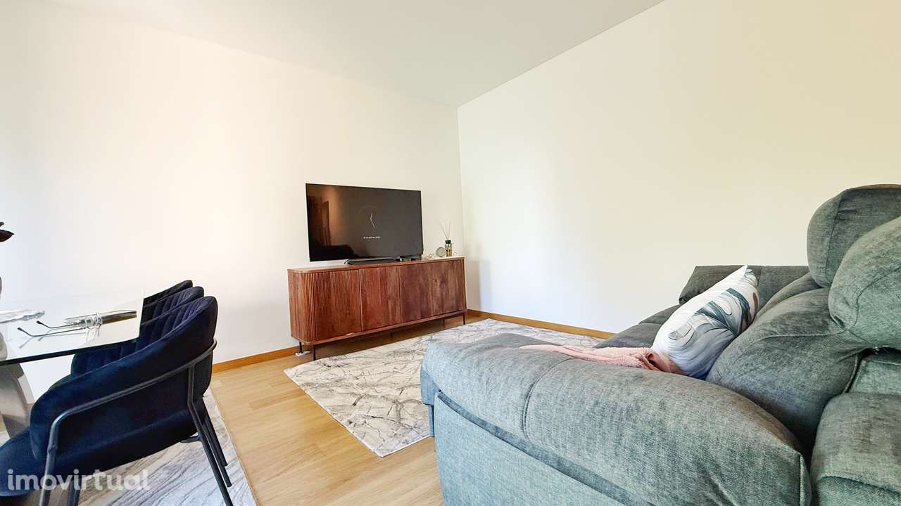 Apartamento T1 localizado no condomínio privado-  Parqueamento - Grande imagem: 4/23