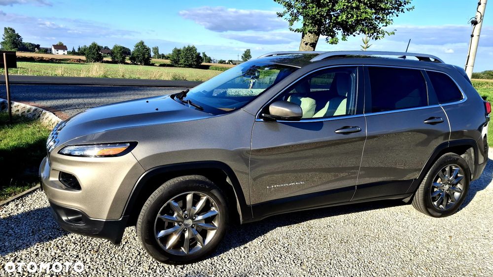 Jeep Cherokee - 1