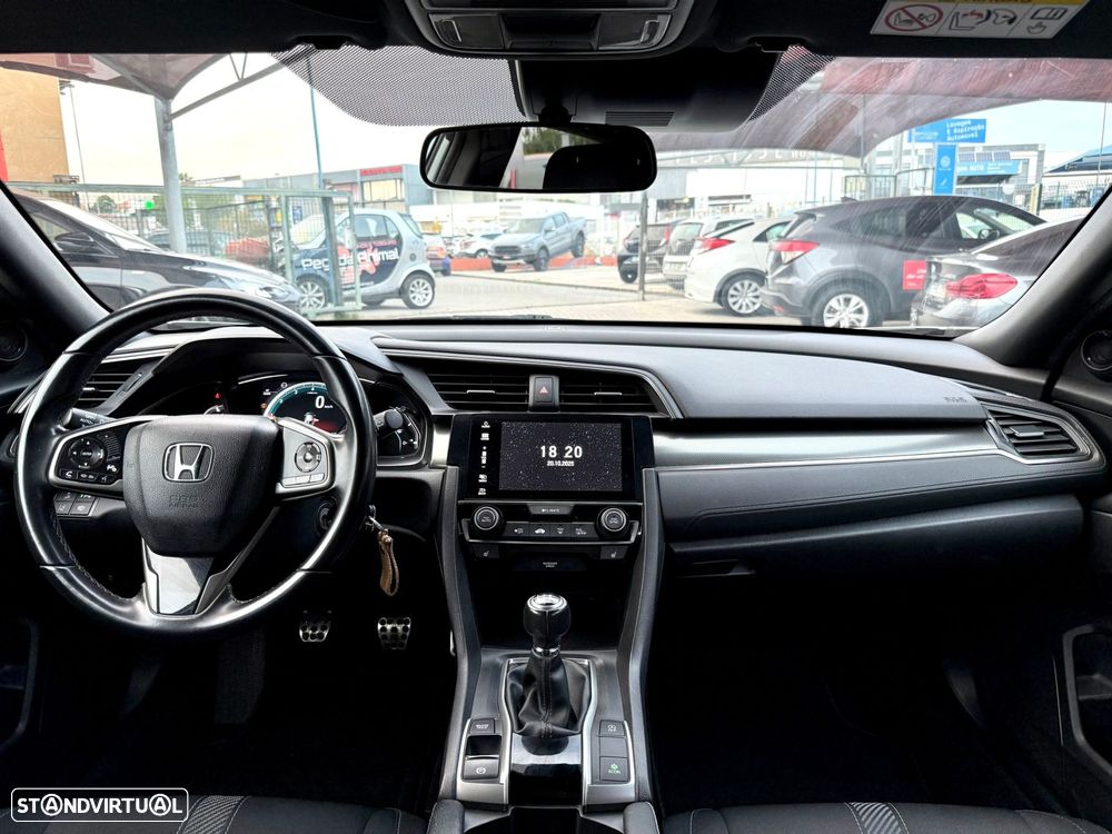 Honda Civic 1.0 i-VTEC Executive Premium - 18