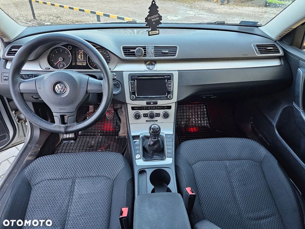 Volkswagen Passat 1.8 TSI Trendline - 9