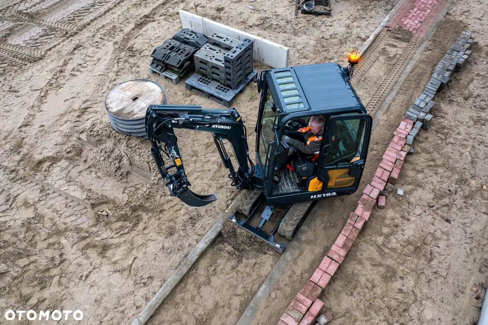 Hyundai HX19A - 4