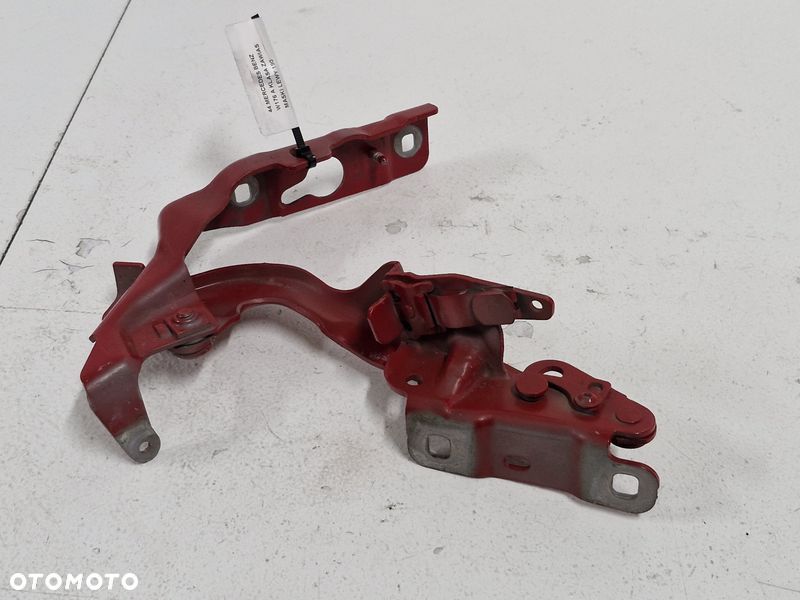 MERCEDES BENZ W176 A KLASA ZAWIAS MASKI LEWY - 6