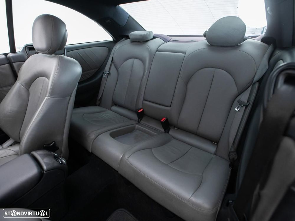 Mercedes-Benz CLK 220 - 11