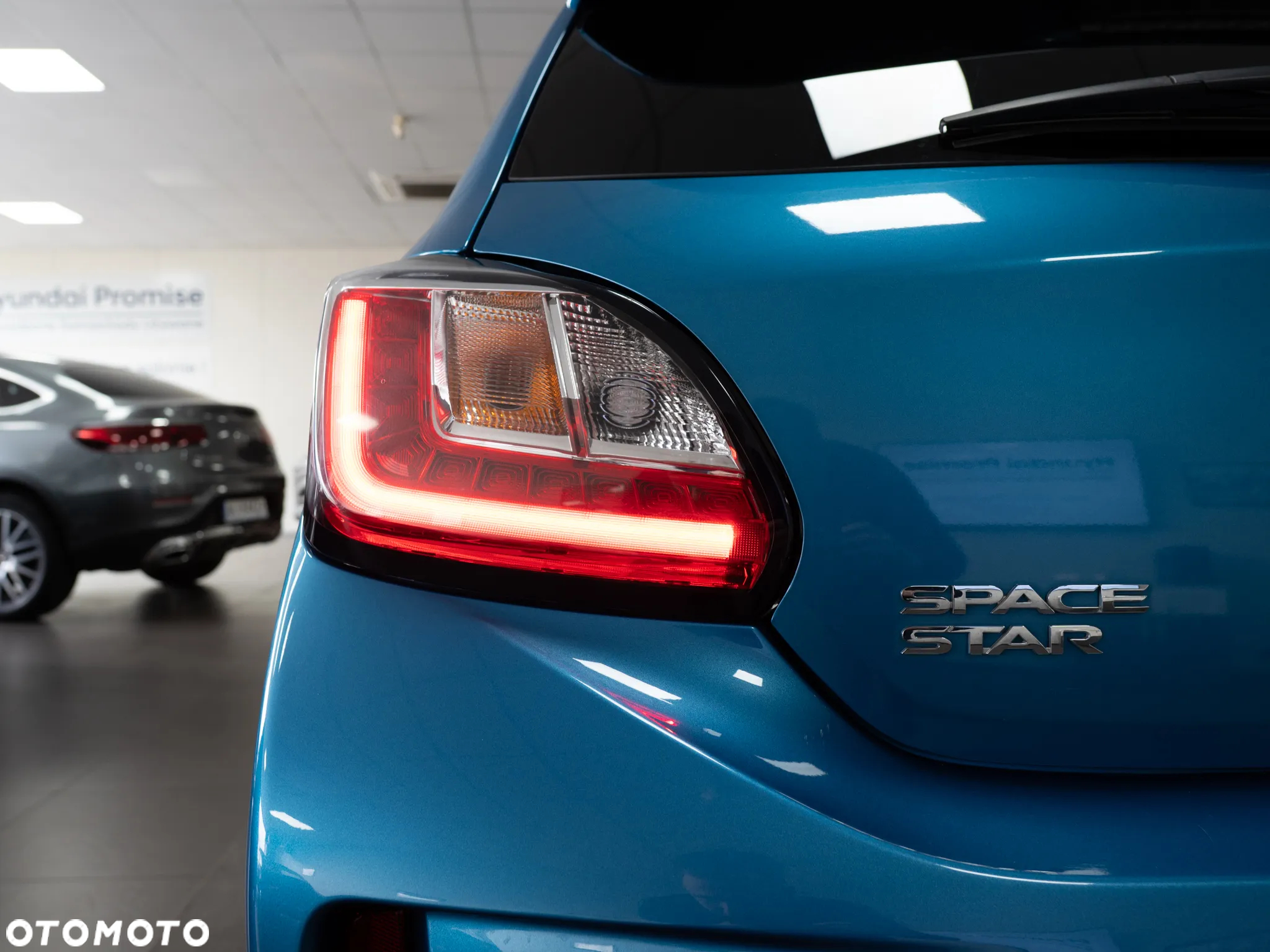Mitsubishi Space Star 1.2 Intense CVT - 38