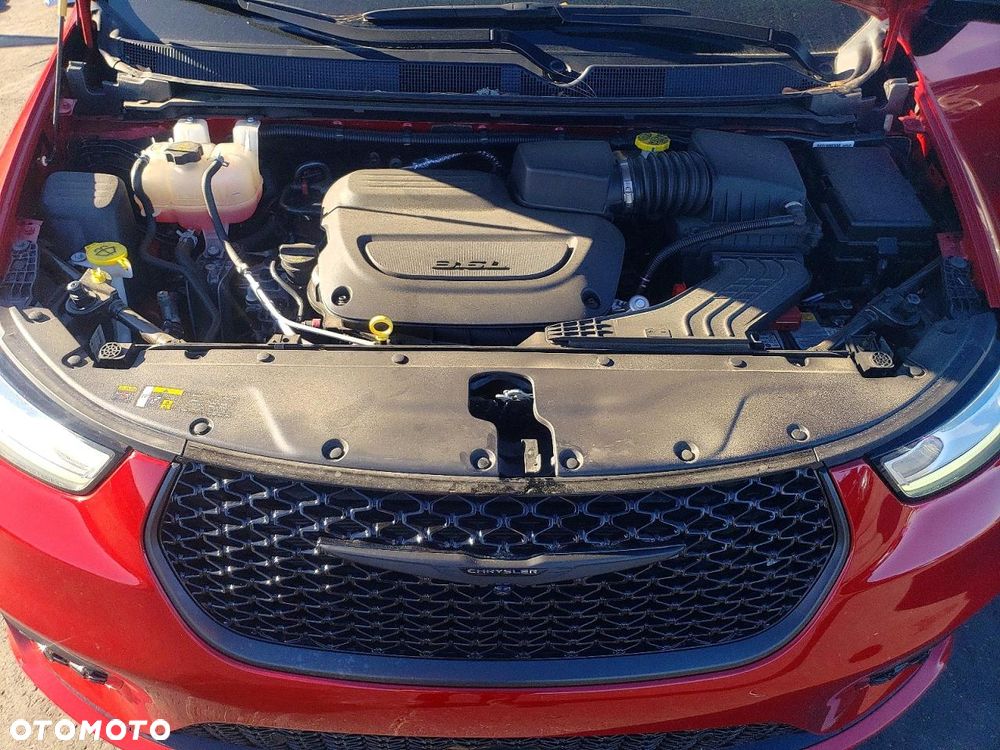 Chrysler Pacifica - 12