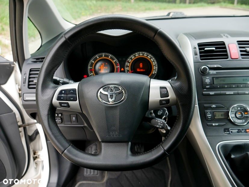 Toyota Auris 1.6 Executive - 8