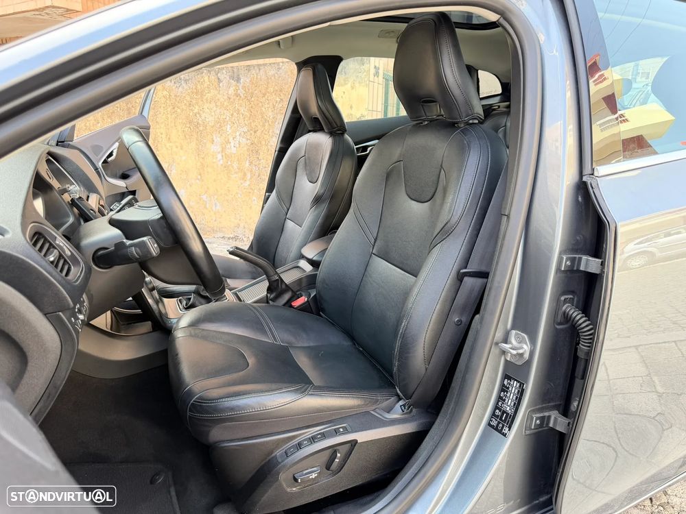 Volvo V40 D2 Momentum - 31
