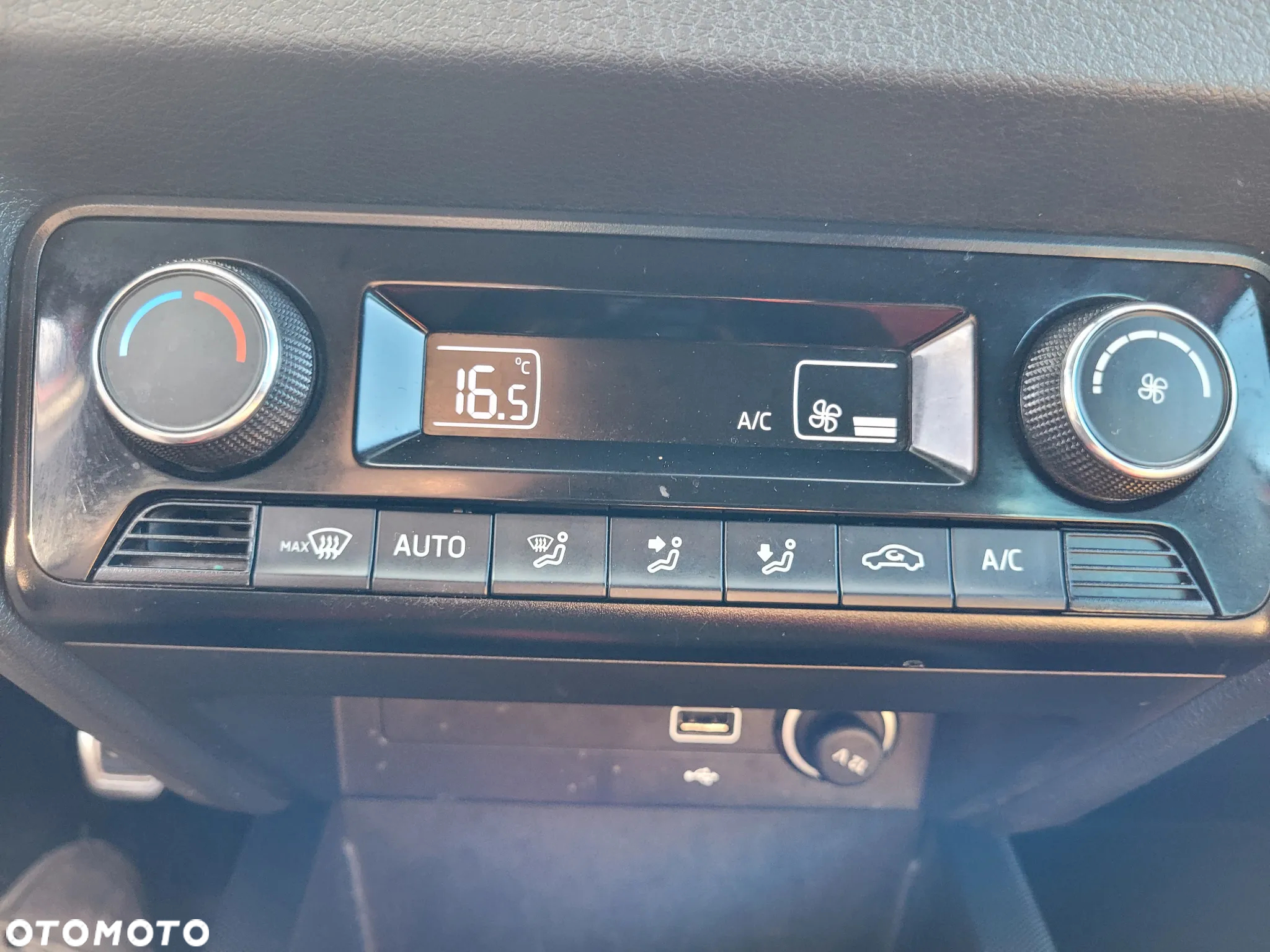 Skoda Fabia - 23