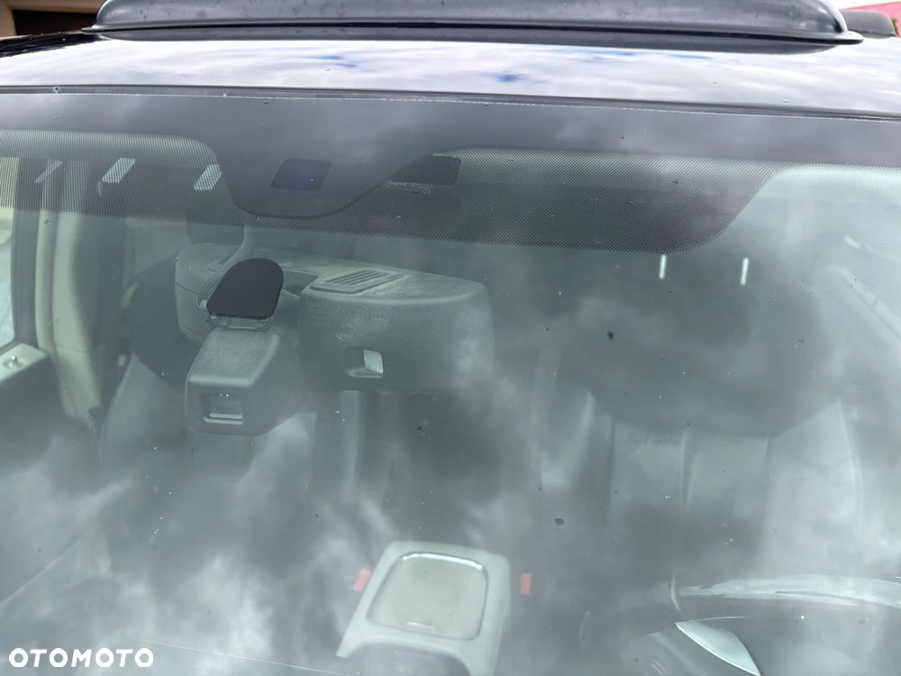 Chrysler Town & Country - 10