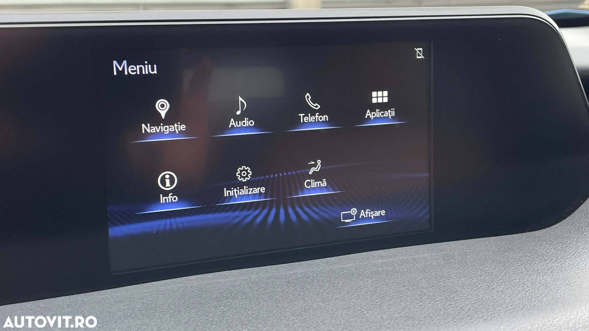 Lexus UX 250h 2.0L HEV 20H- (178 HP) 4X2 CVT Executive - 17