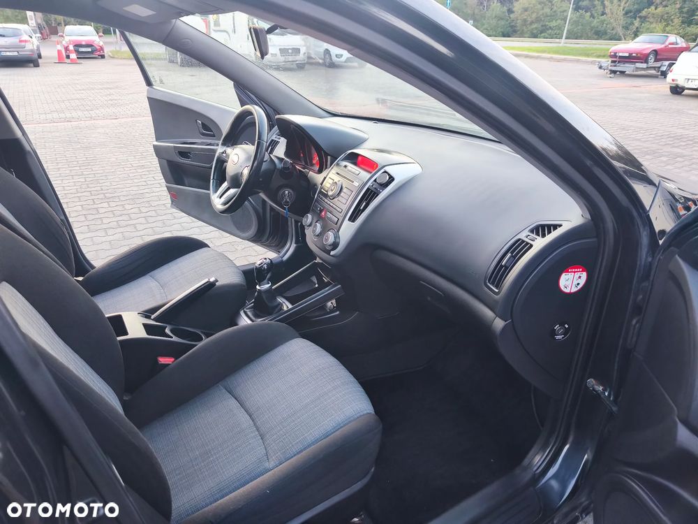 Kia Ceed 1.4 Comfort - 13