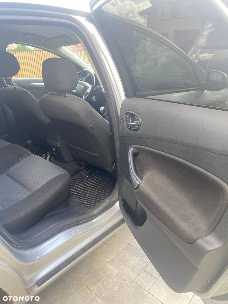 Ford Mondeo 1.6 Trend - 20