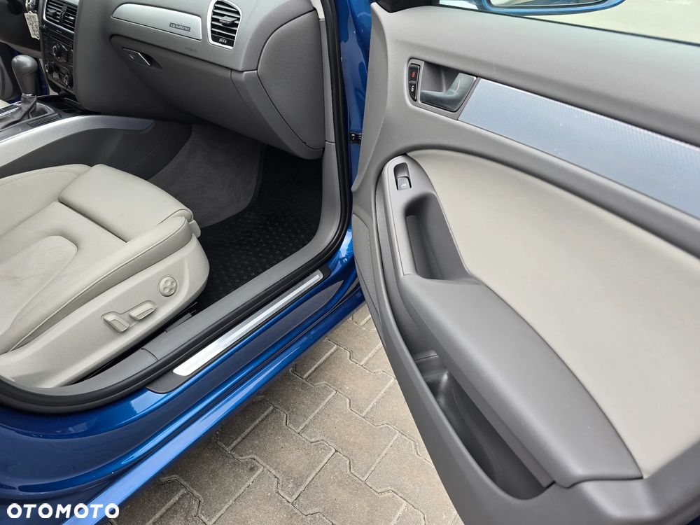 Audi A4 Limousine - 14