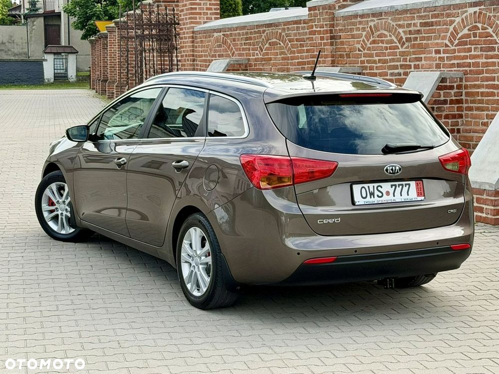 Kia Ceed 1.6 CRDi 128 Dream-Team Edition - 2