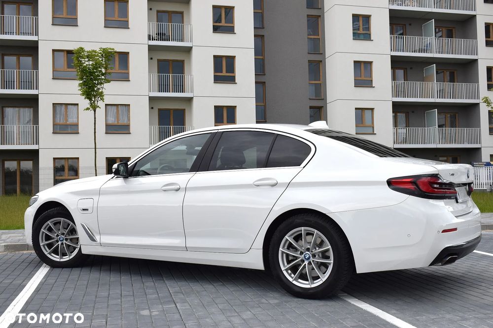 BMW Seria 5 530i xDrive mHEV sport - 18