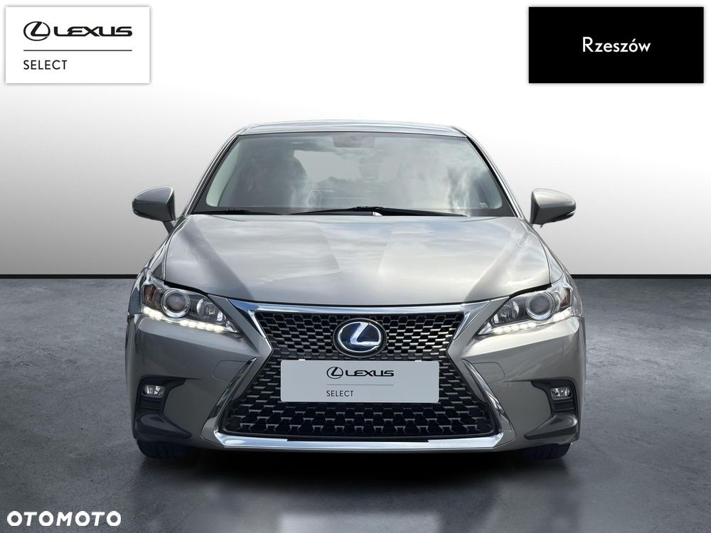 Lexus CT - 8