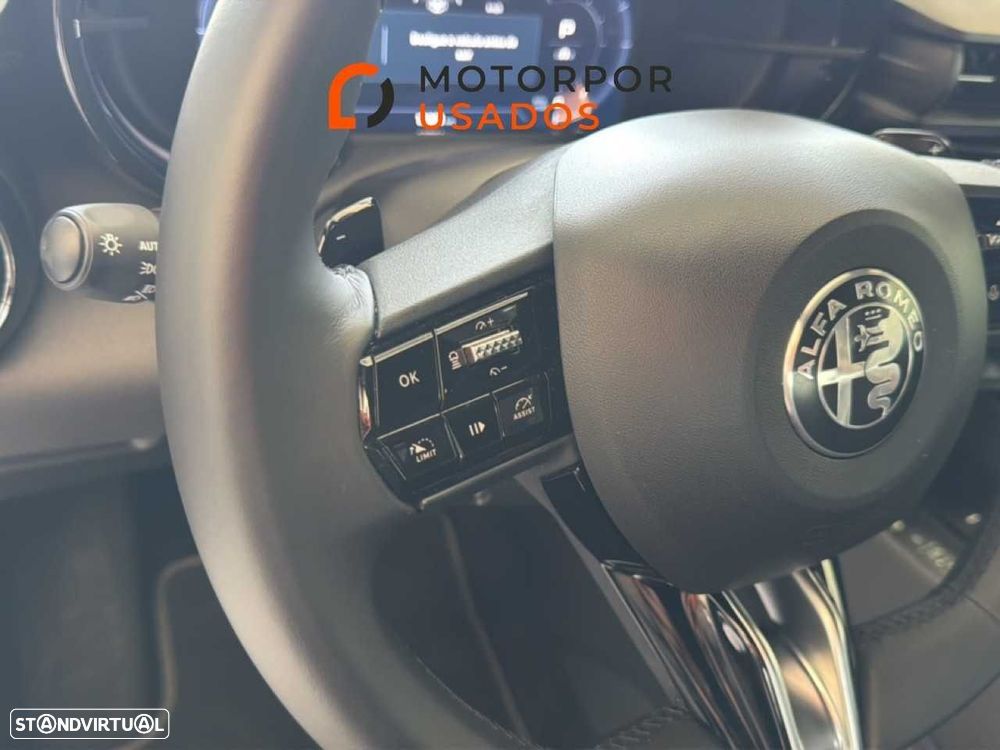Alfa Romeo Junior 1.2 Speciale eDCT6 - 14
