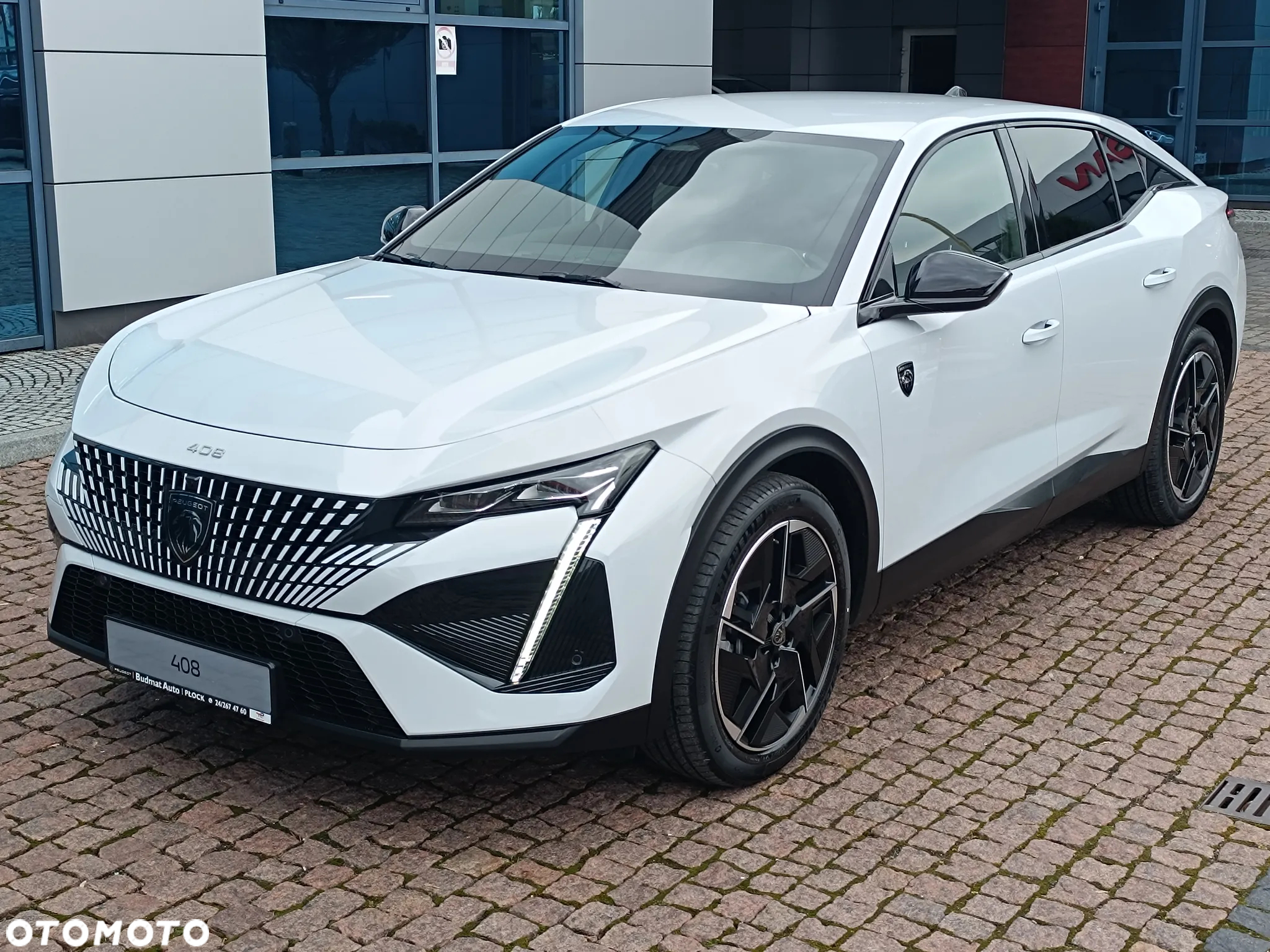 Peugeot 408 - 8