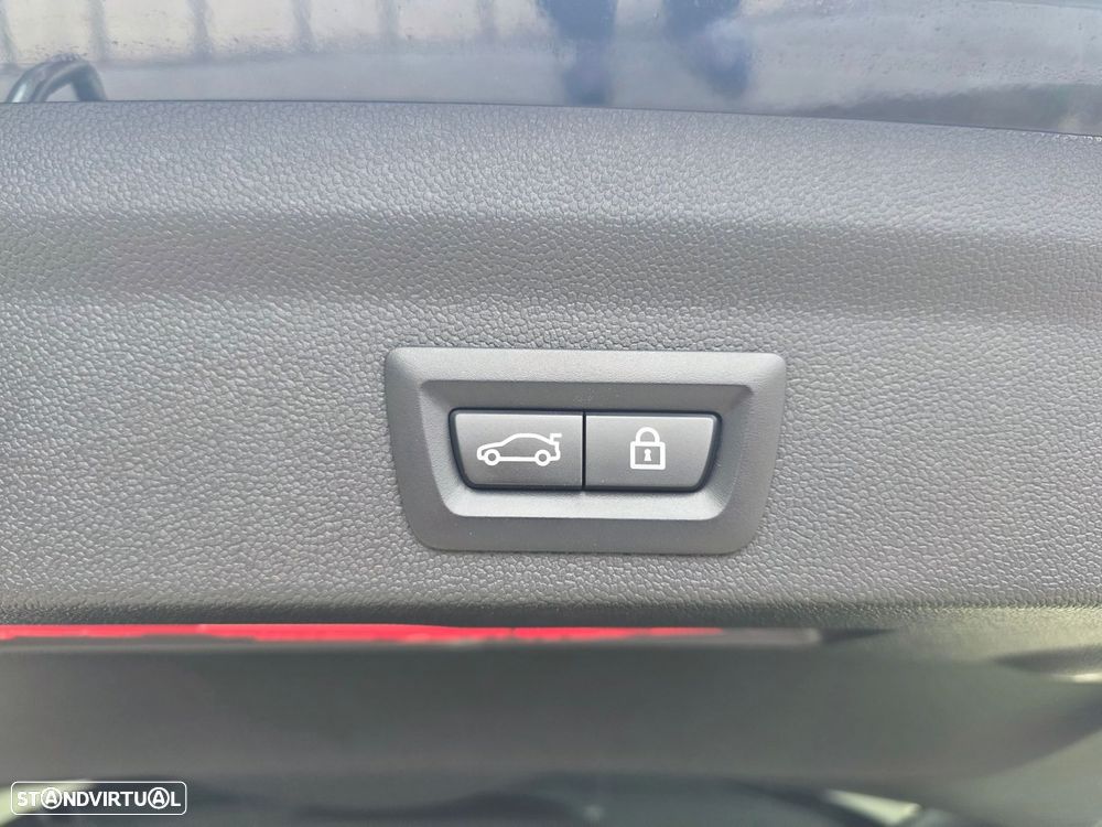 MINI Countryman Cooper SE ALL4 Auto - 32