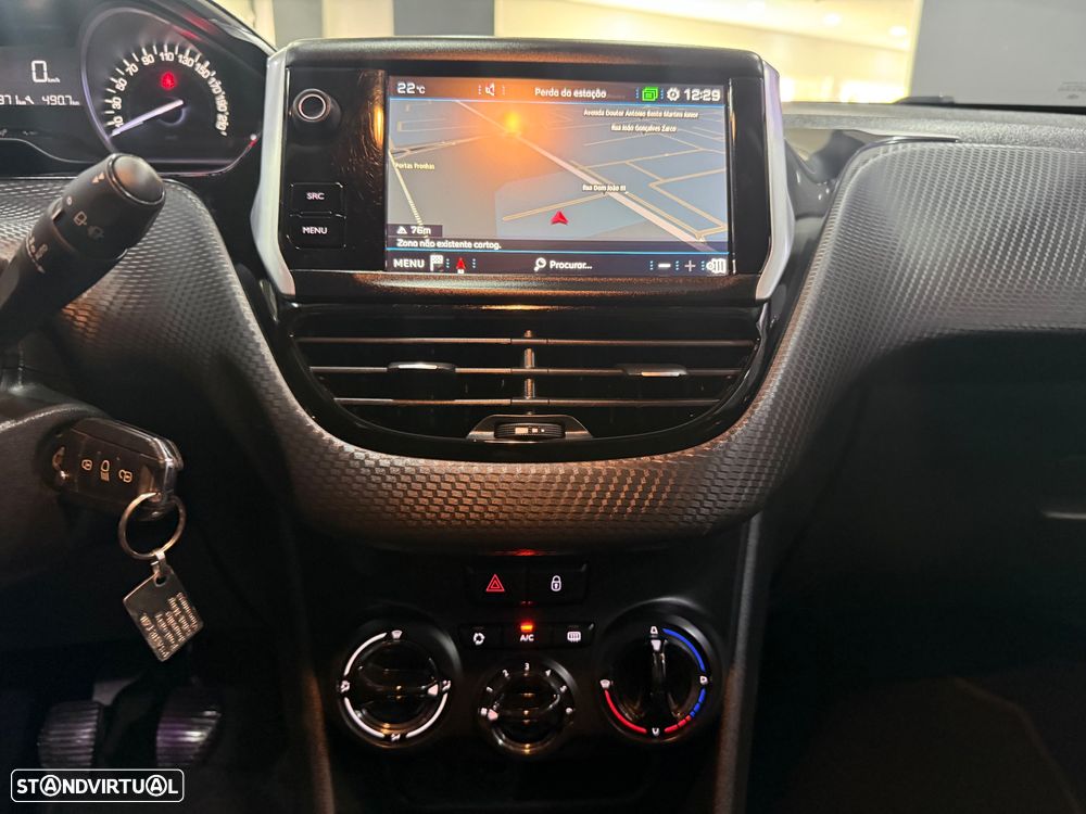Peugeot 208 PureTech 82 Start & Stop Style - 16