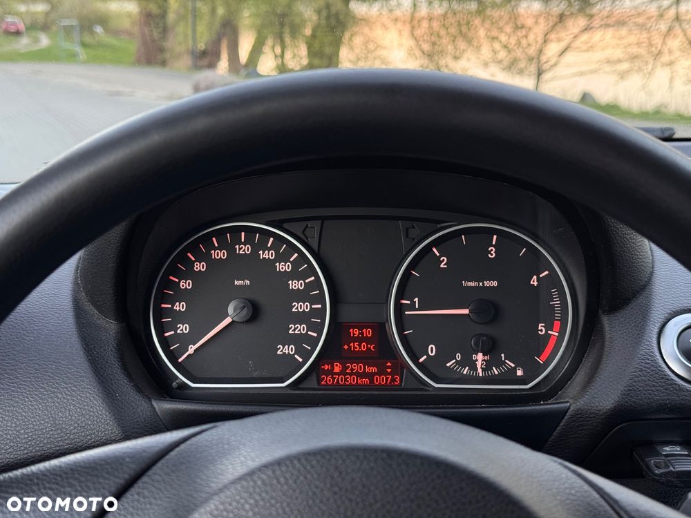 BMW Seria 1 118d DPF - 8