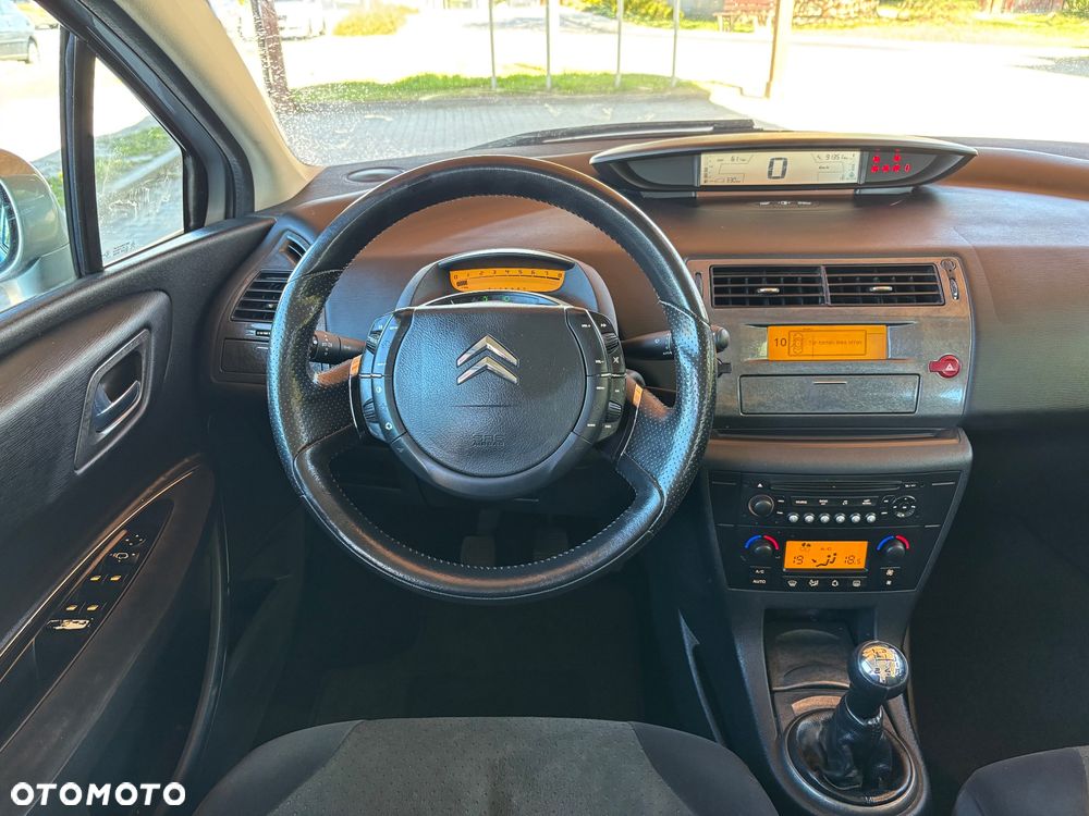 Citroën C4 1.6 16V Exclusive - 25
