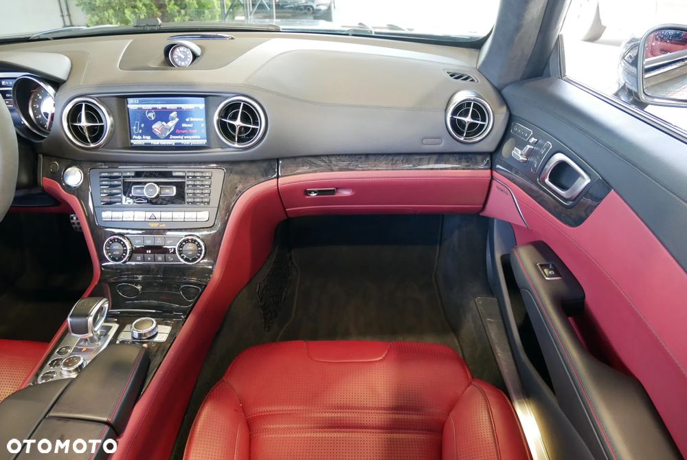 Mercedes-Benz SL 63 AMG - 15