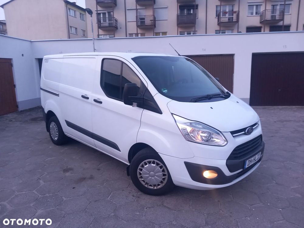 Ford TRANSIT CUSTOM - 3