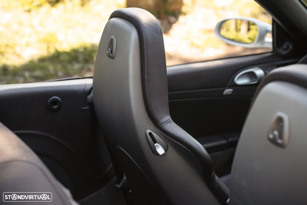 Porsche 911 (997) Carrera 4 S Cabriolet - 49