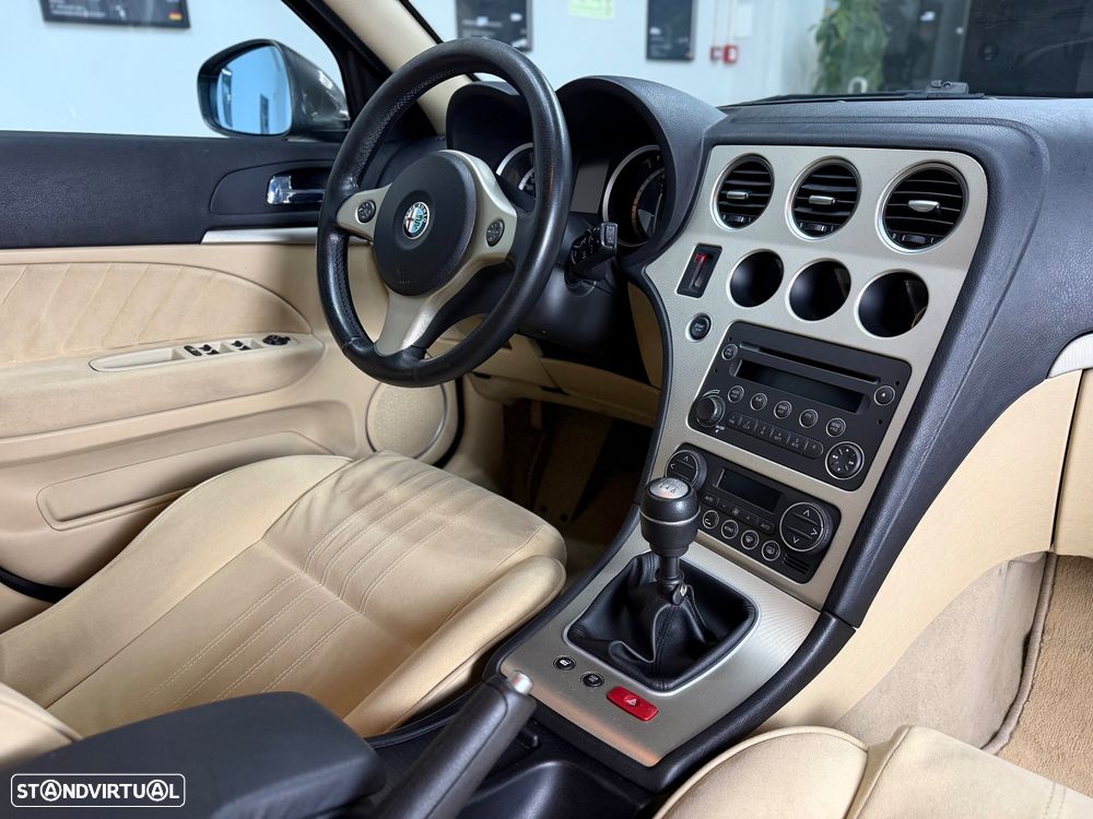 Alfa Romeo 159 Sportwagon 1.9 JTDM 16V DPF Impression - 25