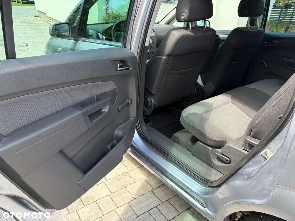 Opel Zafira 1.8 Family - 12