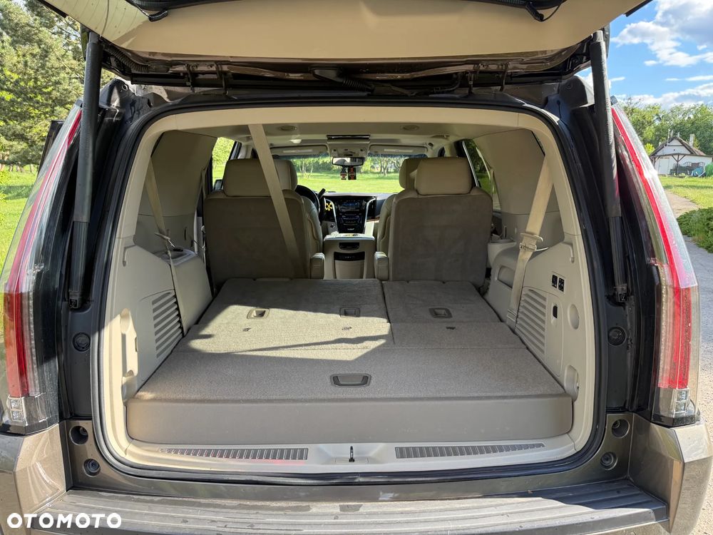 Cadillac Escalade - 12