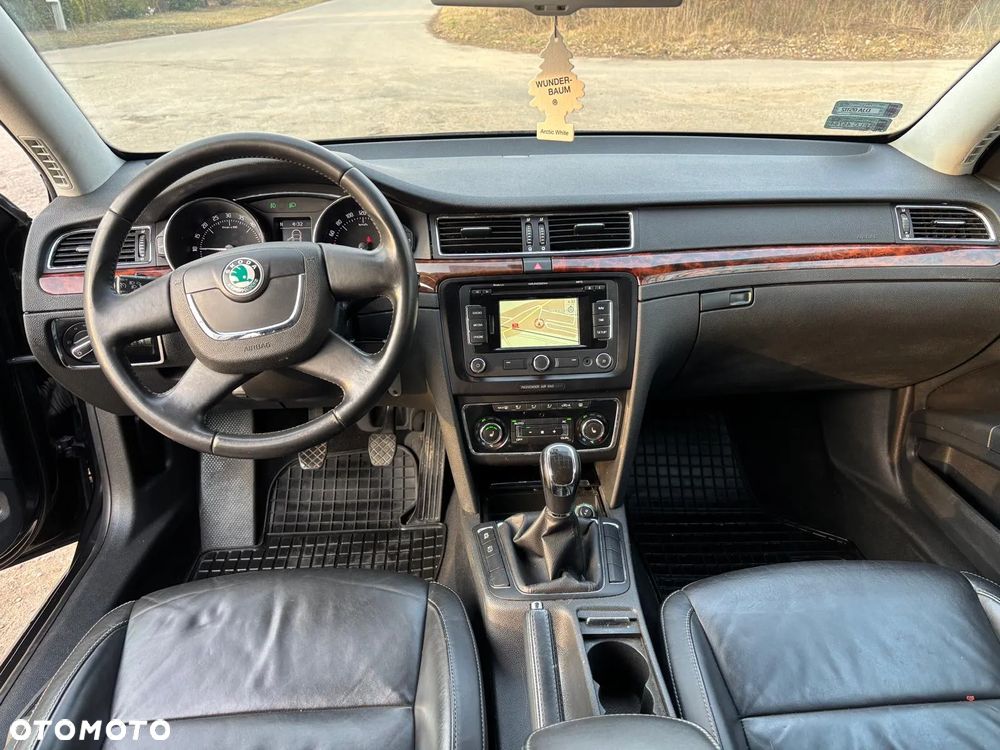 Skoda Superb 2.0 TDI Platinum - 36