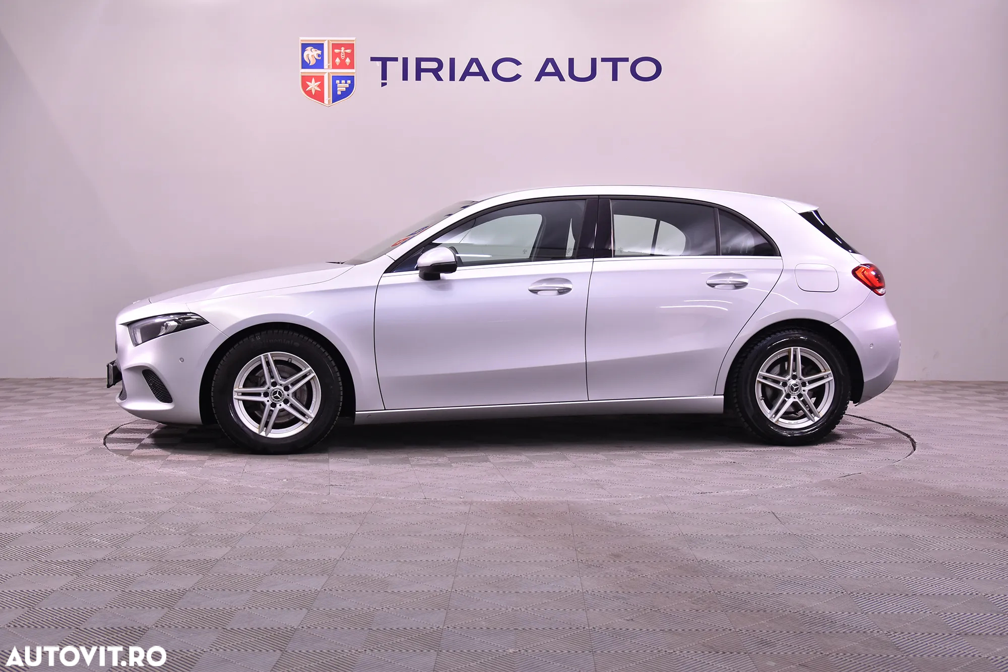 Mercedes-Benz A 200 d 4Matic 8G-DCT - 2