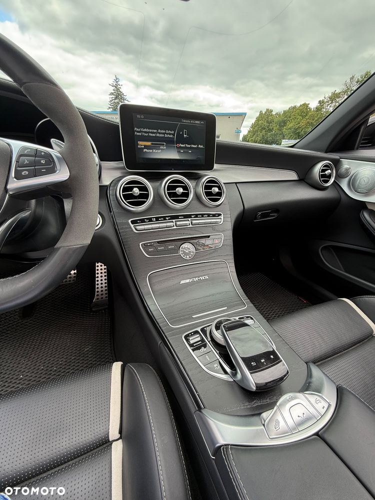 Mercedes-Benz Klasa C AMG 63 S AMG Speedshift 7G-MCT - 32