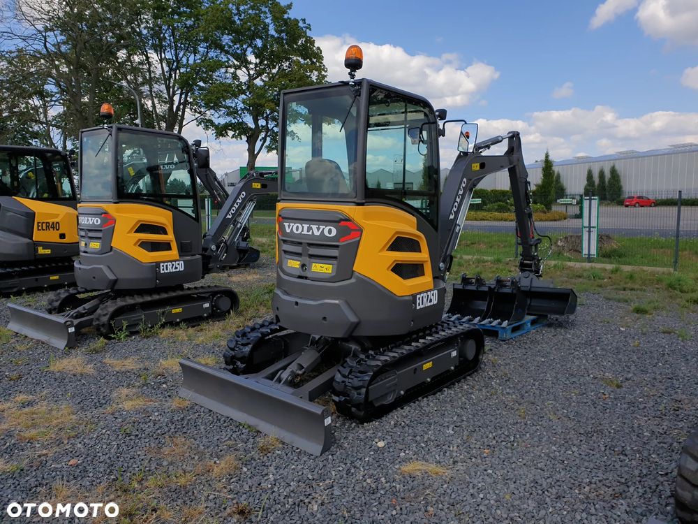 Volvo ECR25D NOWA DOSTĘPNA OD RĘKI, SZYBKOZŁĄCZE, DŁUGIE RAMIĘ, OBRÓT W OBRYSIE - 24