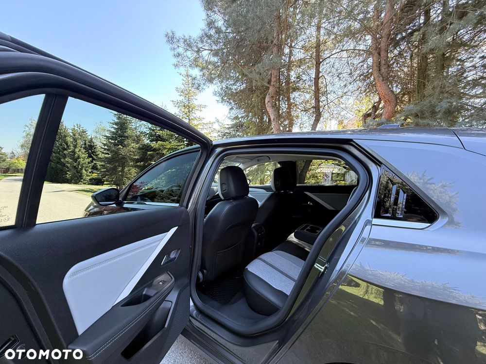 Opel Astra 1.2 T Elegance S&S - 22