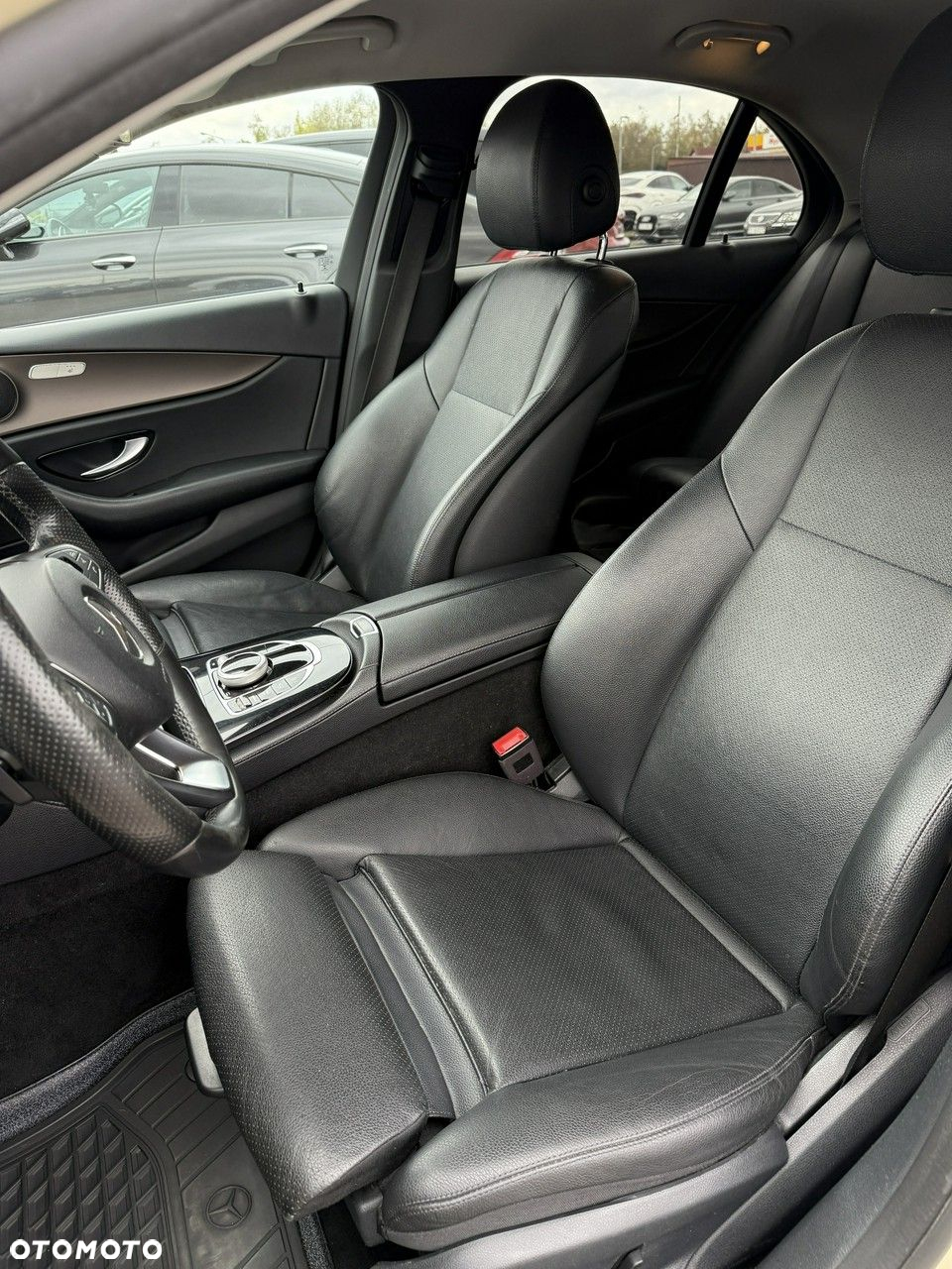 Mercedes-Benz Klasa E 200 d 9G-TRONIC - 15