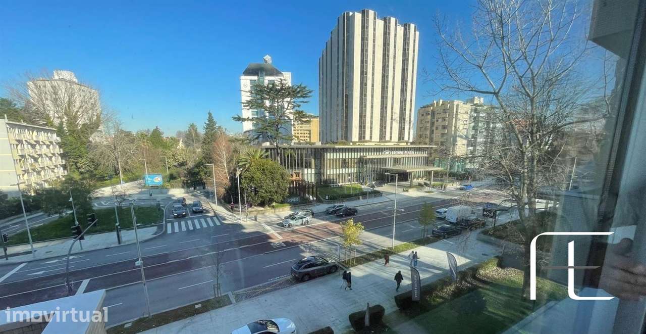 Apartamento T3 Venda em Lordelo do Ouro e Massarelos,Porto - Grande imagem: 2/30
