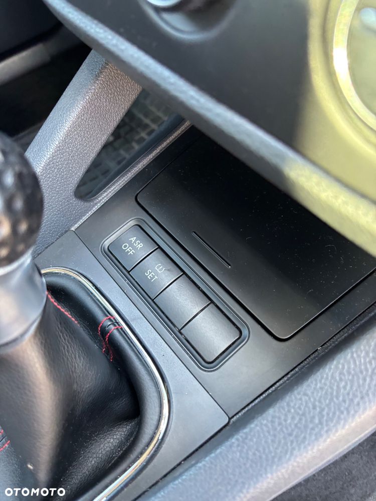 Volkswagen Jetta 1.9 TDI Comfortline - 22