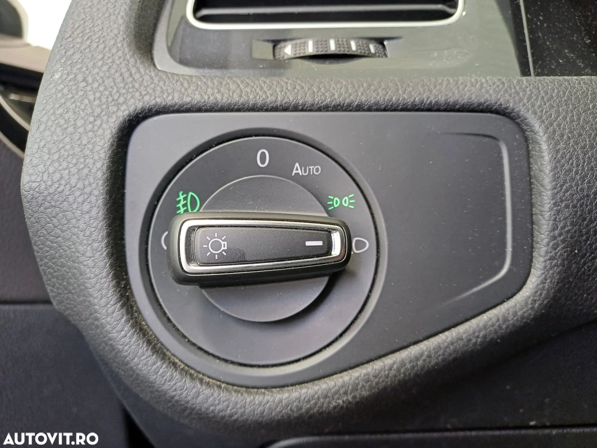 Volkswagen Golf 1.6 TDI Comfortline - 10